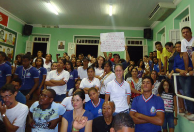 Protesto levou manifestantes a ocupar plenário da Câmara de Itaberaba na segunda-feira - FOTO Divulgação Gute Mandinga