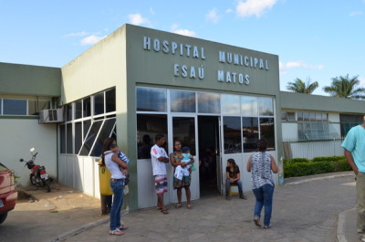 O Hospital Municipal Esaú Matos ficou lotado nessa segunda | Foto: Blog do Anderson