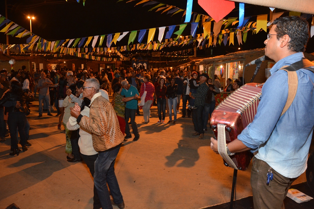 Forró Pé de Serra do Piripiri Vila Junina oferece cultura boa música