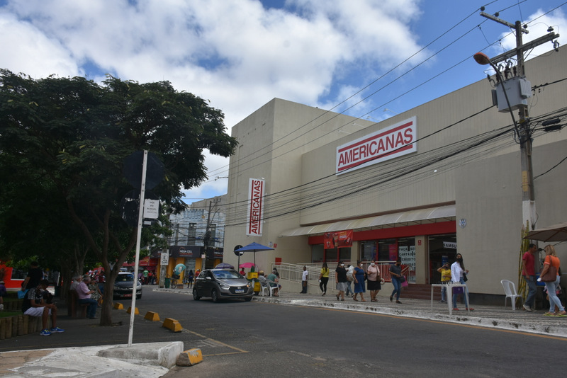 Balcão de Empregos SineBahia divulga vagas para lojas e outras opções