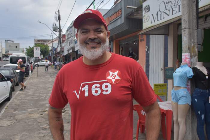 Elei Es Professor Cl Udio Carvalho Faz A Sugest O Num Encontro