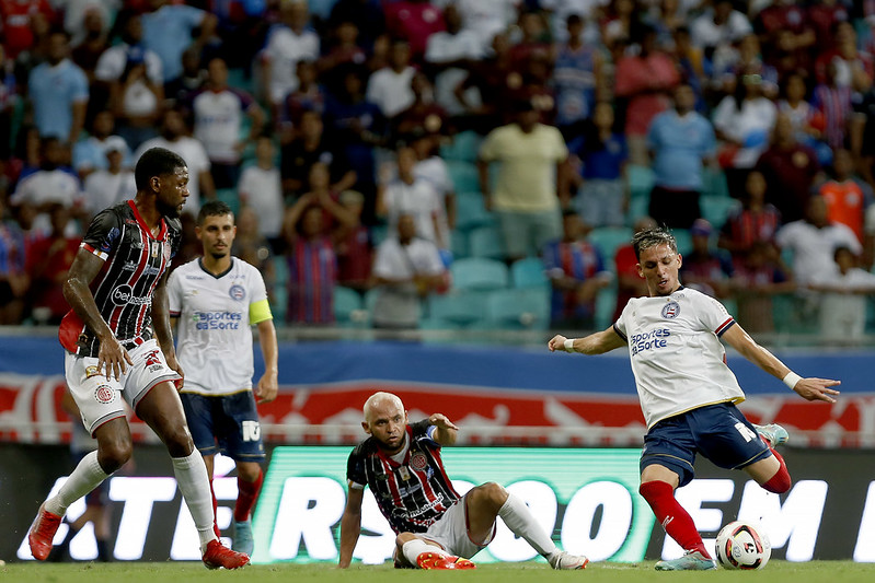 Campeonato Baiano De Futebol Bahia Bate O Alagoinhas E Conquista O