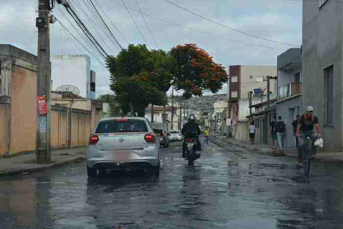 Esgotão Urbano 28 de Novembro começa água podre na Zona Leste de