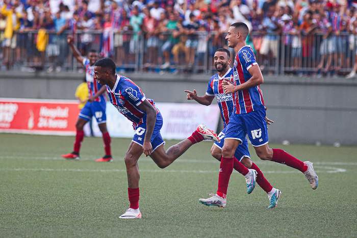 Campeonato Baiano De Futebol Bahia Vence Tremend O E Assume Lideran A