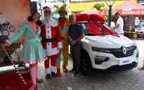 Promoção na Cidade | Papai Noel abre o Natal no Comércio de Vitória da Conquista com sorteio de um Renault Kwid