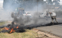 Protesto por Água: comunidade fecha rodovia pedindo água na Zona Oeste de Vitória da Conquista