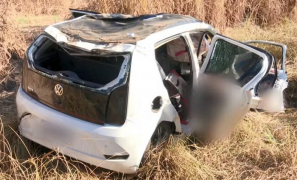 Tragédia na BR 135 | dois jovens morrem e motorista fica ferido após carro capotar no Oeste Baiano