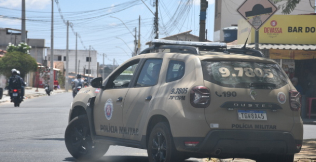 Confusão Doméstica | irmão surta e joga iogurte no rosto de irmã em Vitória da Conquista